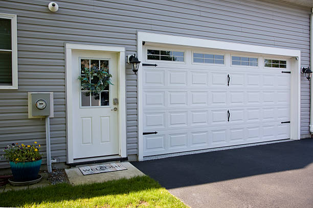 24/7 Emergency Garage Door Panel Replacement experts in Warren County County, TN